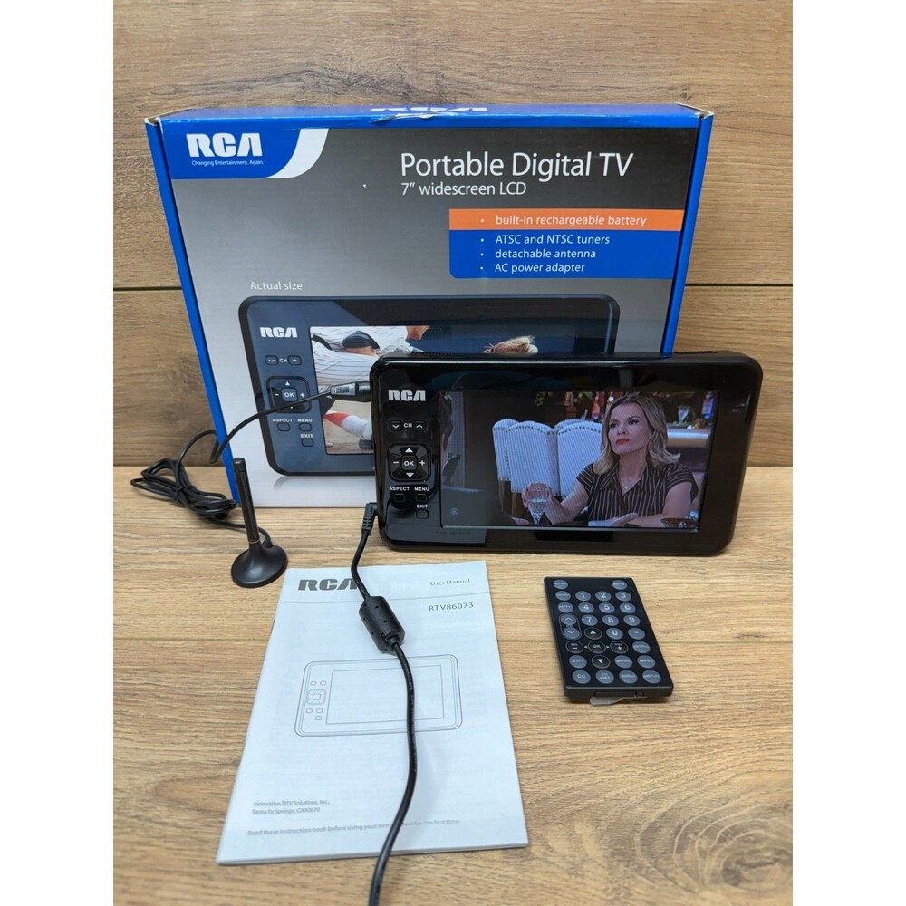 RCA 7" Portable Digital Television TV w/ Antenna & Remote RTV86073 - Works Great